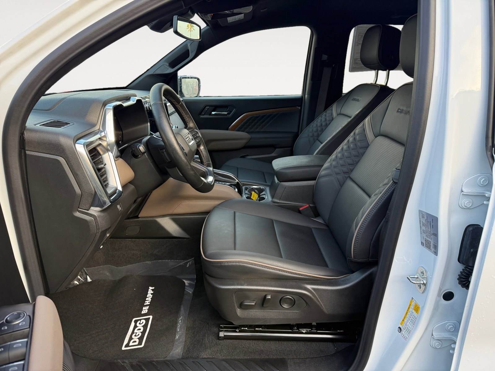 Used 2026 GMC Canyon Denali image 10