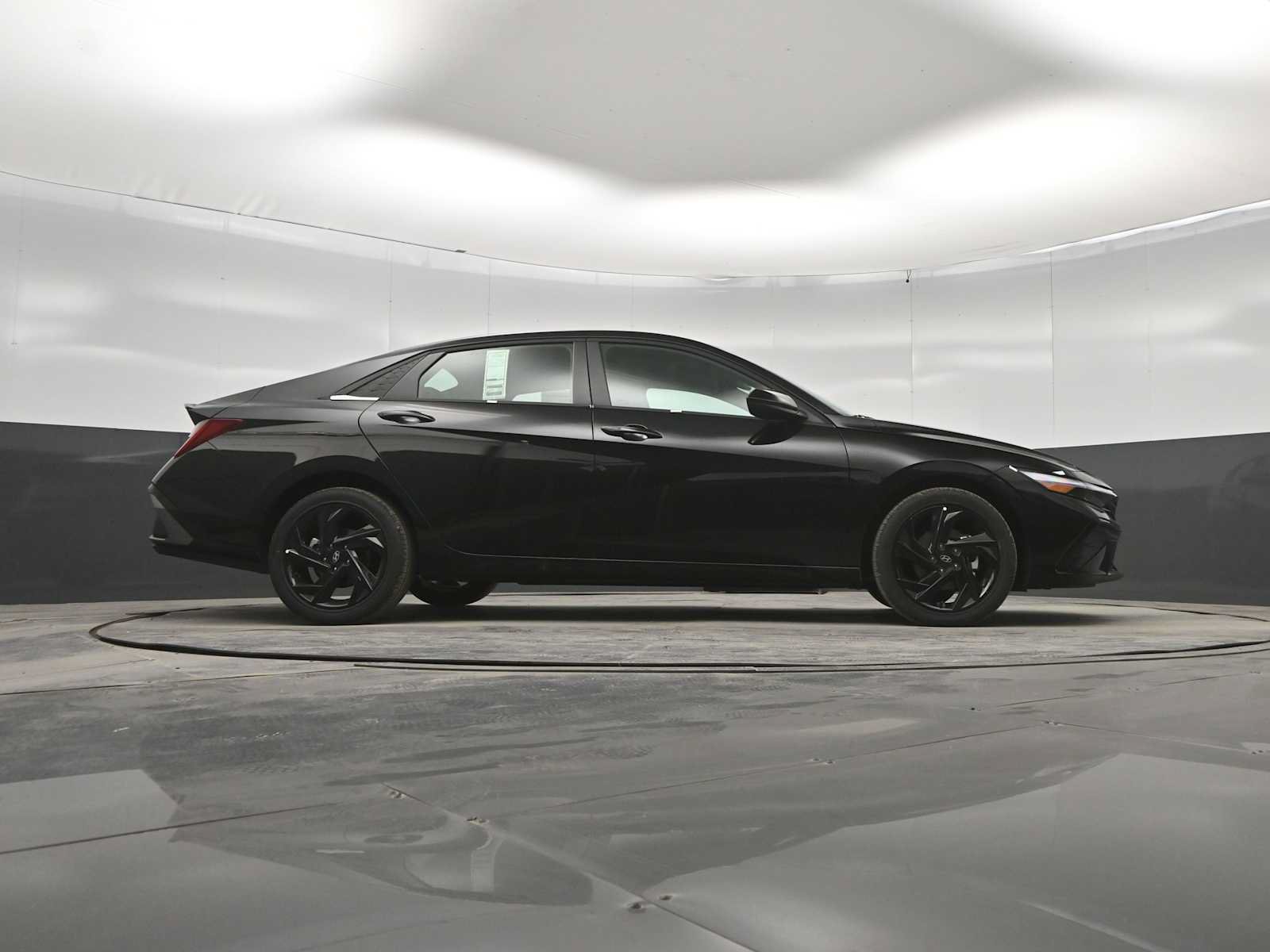 New 2026 Hyundai Elantra SEL Sport FWD image 38