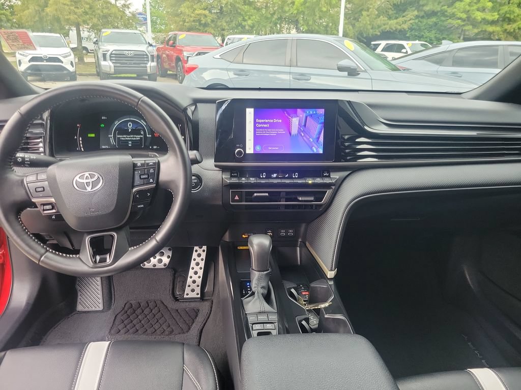 Used 2025 Toyota Camry SE w/ Convenience Package FWD image 24