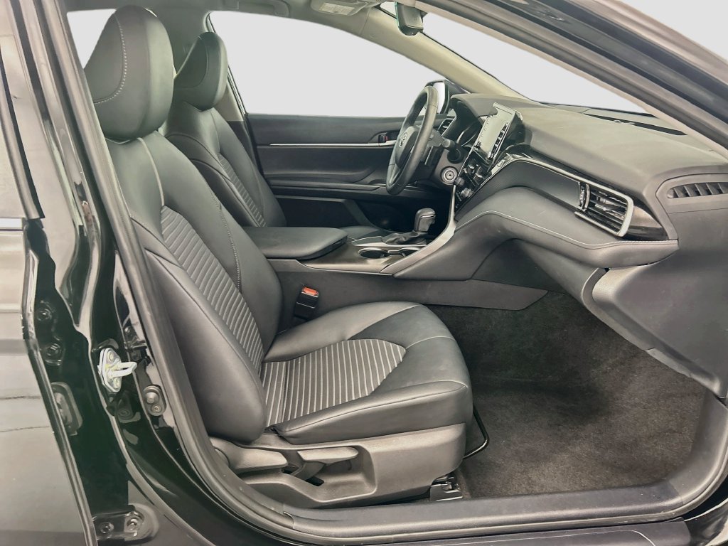 Used 2021 Toyota Camry SE w/ Carpet Mat Package (TMS) FWD image 18