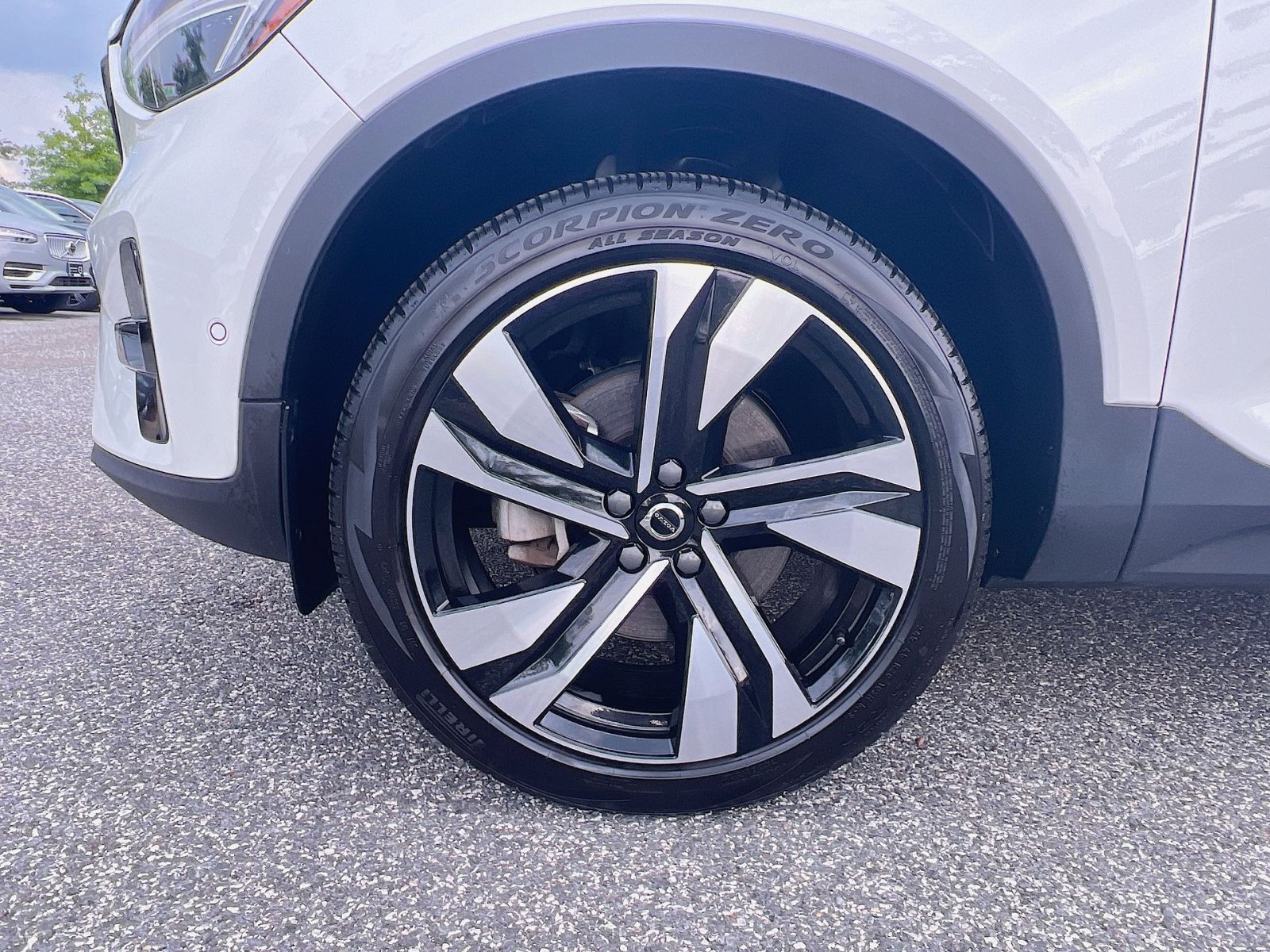 Certified 2023 Volvo XC40 B5 Plus w/ Climate Package AWD/4WD image 12