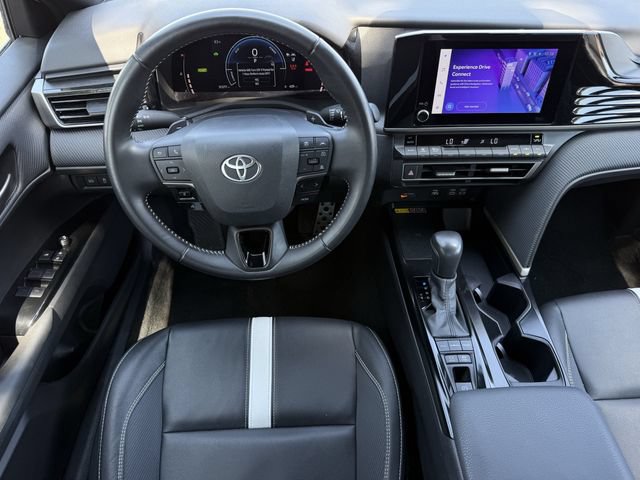 Used 2025 Toyota Camry SE FWD image 12