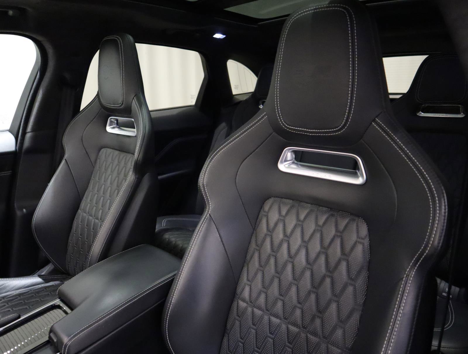 Used 2020 Jaguar F-PACE SVR image 27