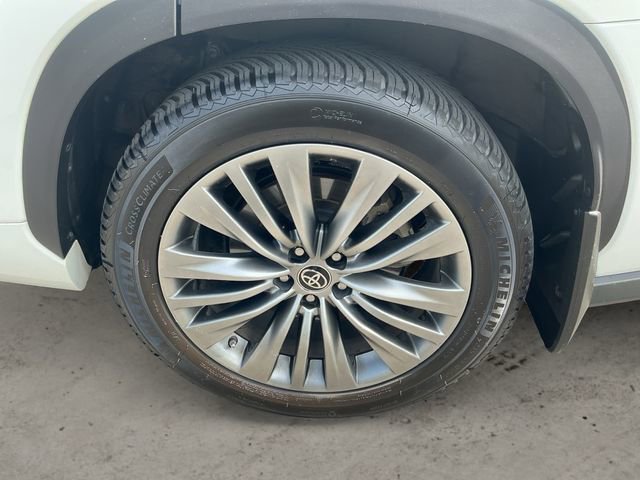 Used 2022 Toyota Highlander Platinum AWD/4WD image 14