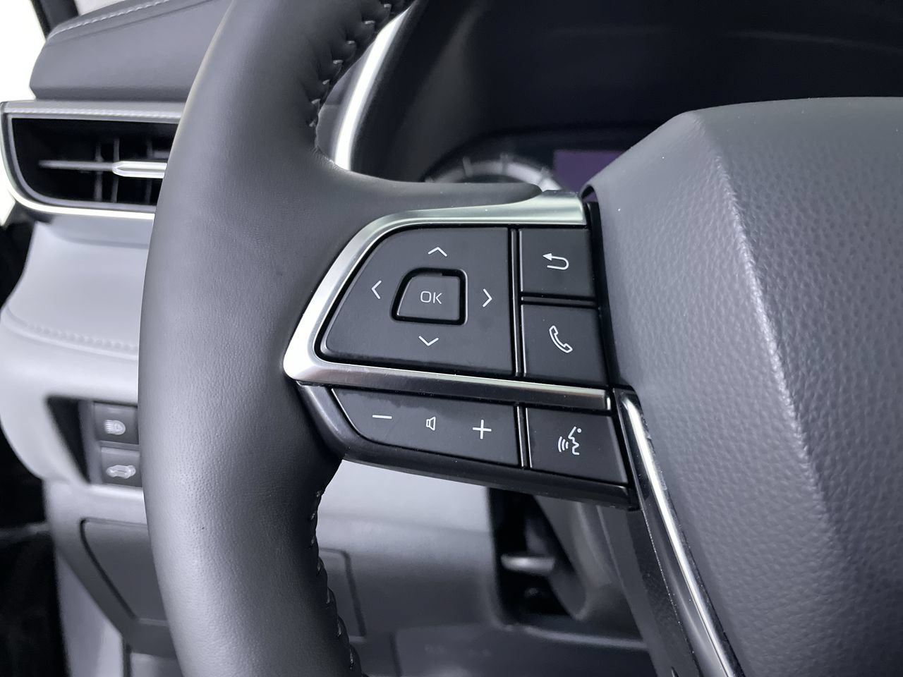 Used 2021 Toyota Highlander Platinum AWD/4WD image 28