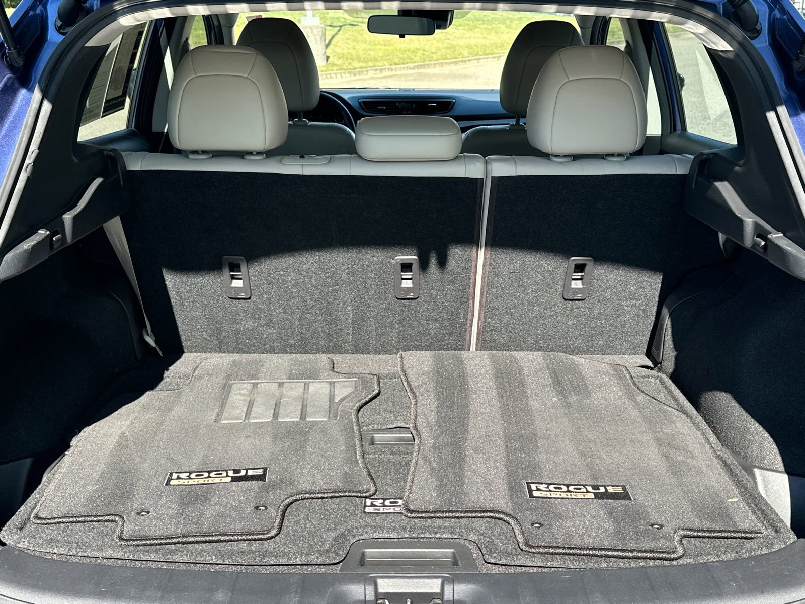 Used 2022 Nissan Rogue Sport SV w/ Technology Package image 16