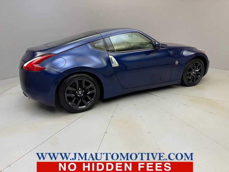 Used 2016 Nissan 370Z Coupe RWD image 5