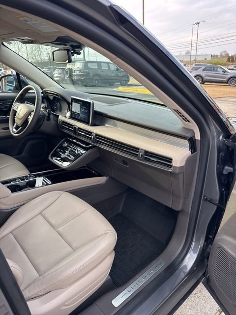 Used 2022 Lincoln Corsair FWD w/ Equipment Group 101A image 12