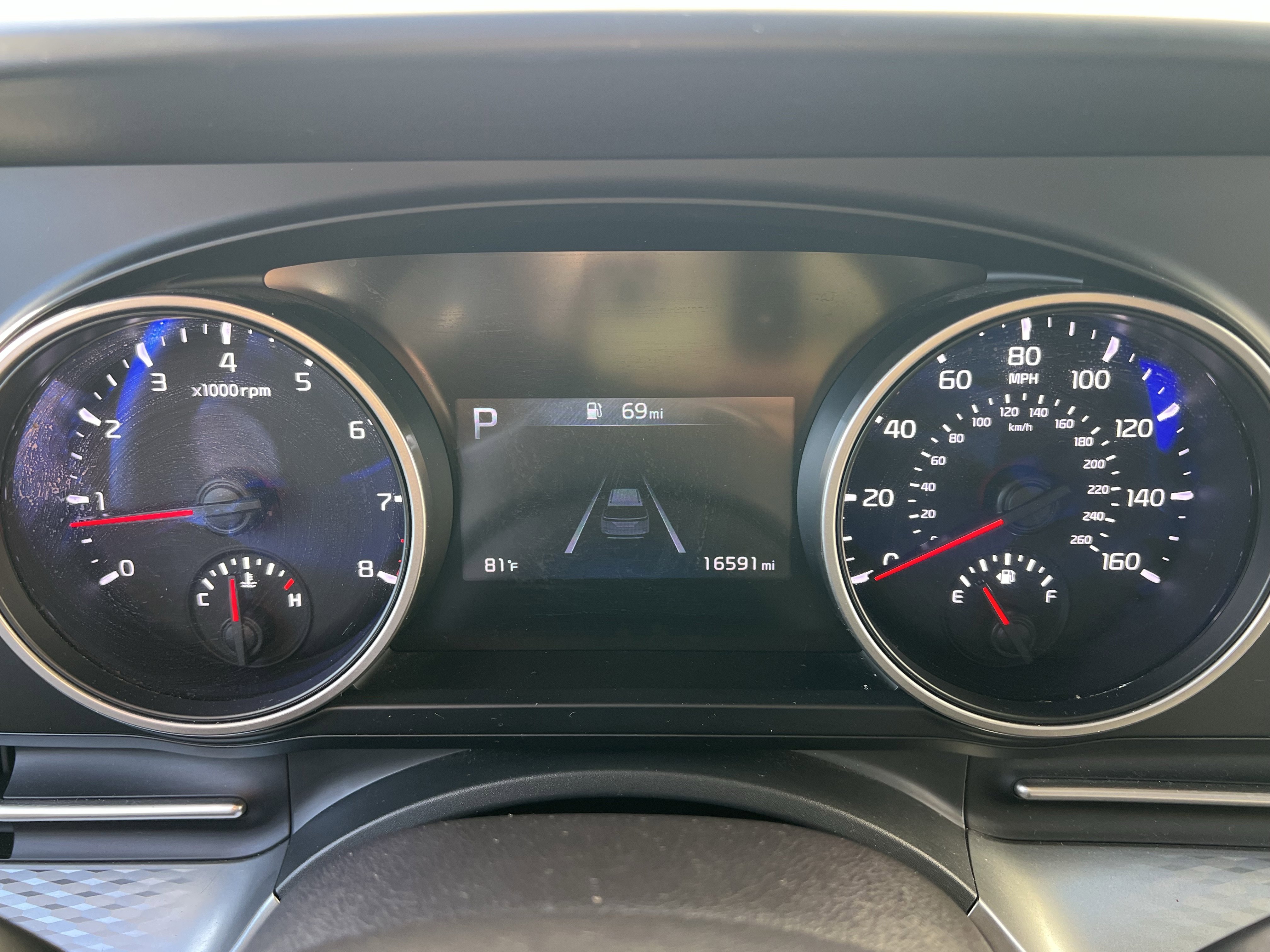 Used 2024 Kia Carnival LX image 23