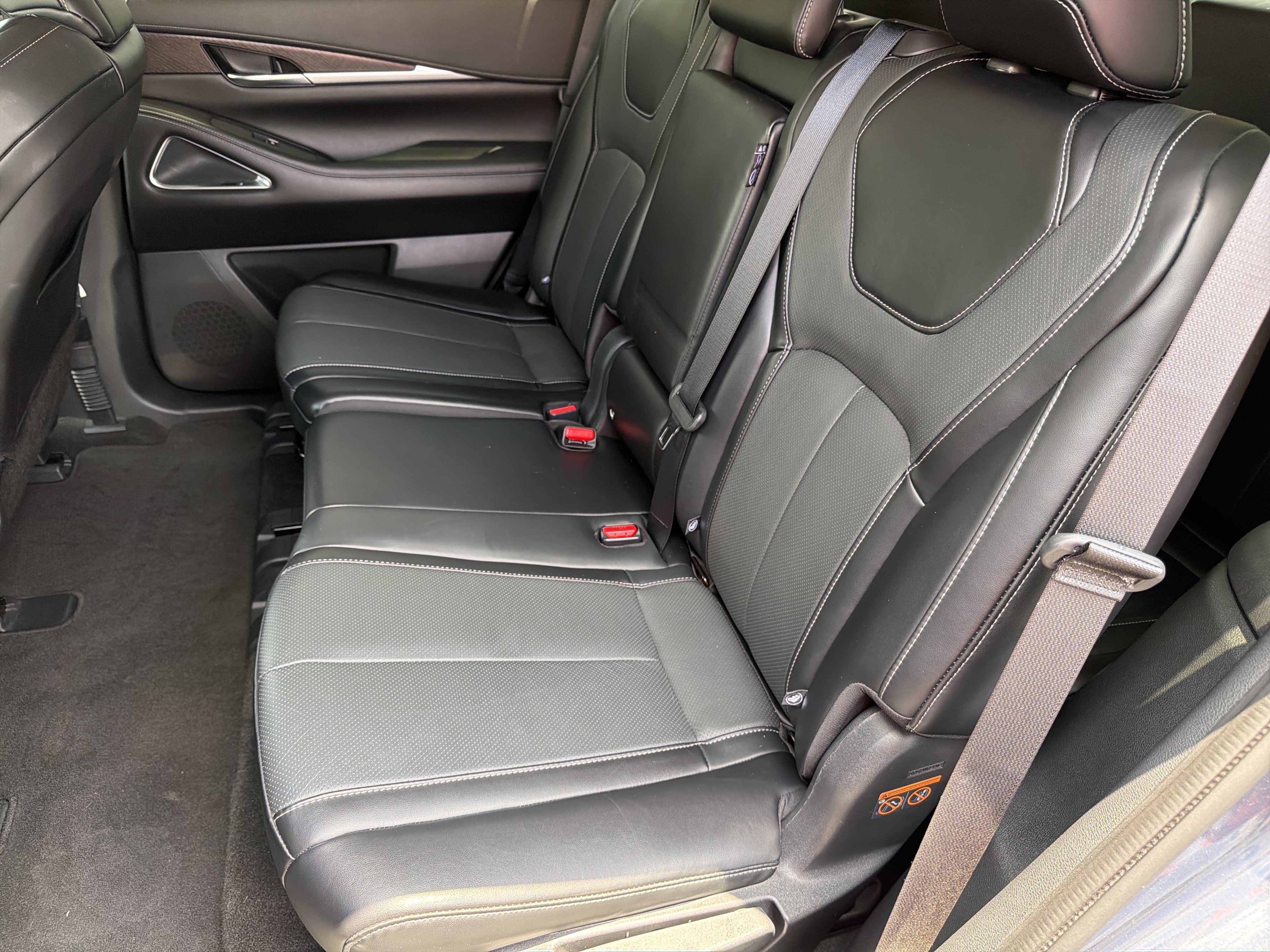 Used 2023 INFINITI QX60 Sensory w/ Vision Package AWD/4WD image 18