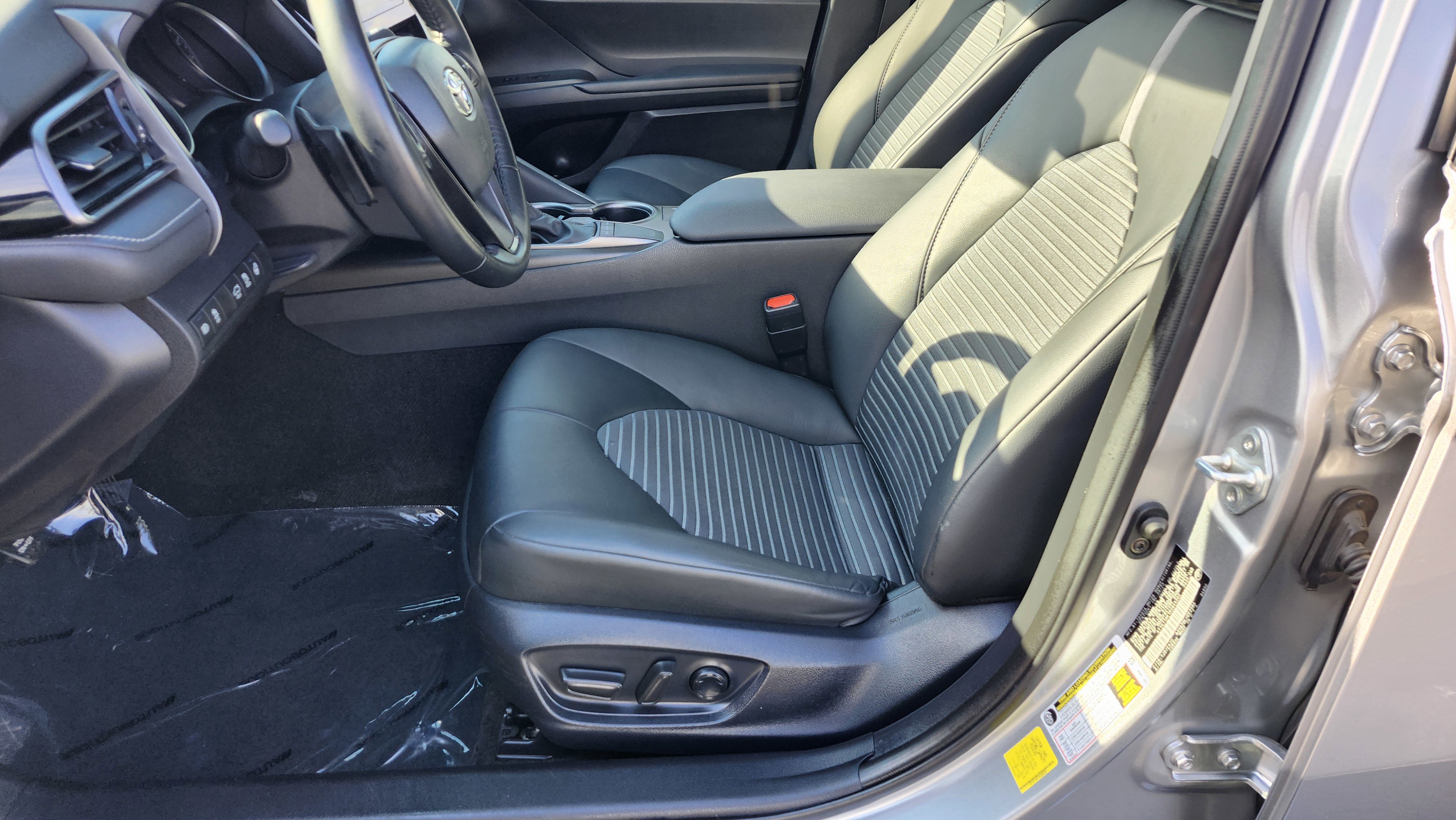 Used 2024 Toyota Camry SE image 17