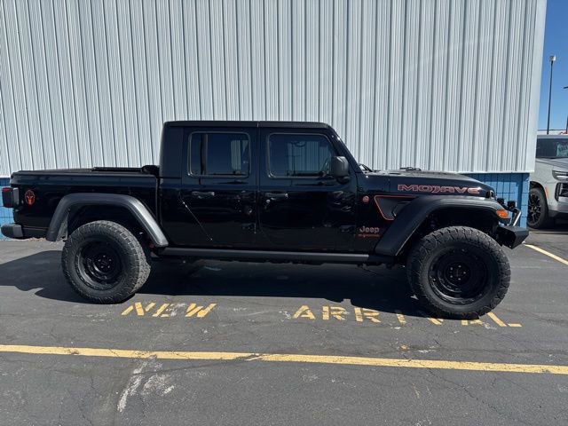 Used 2024 Jeep Gladiator Mojave w/ Technology Group AWD/4WD image 5