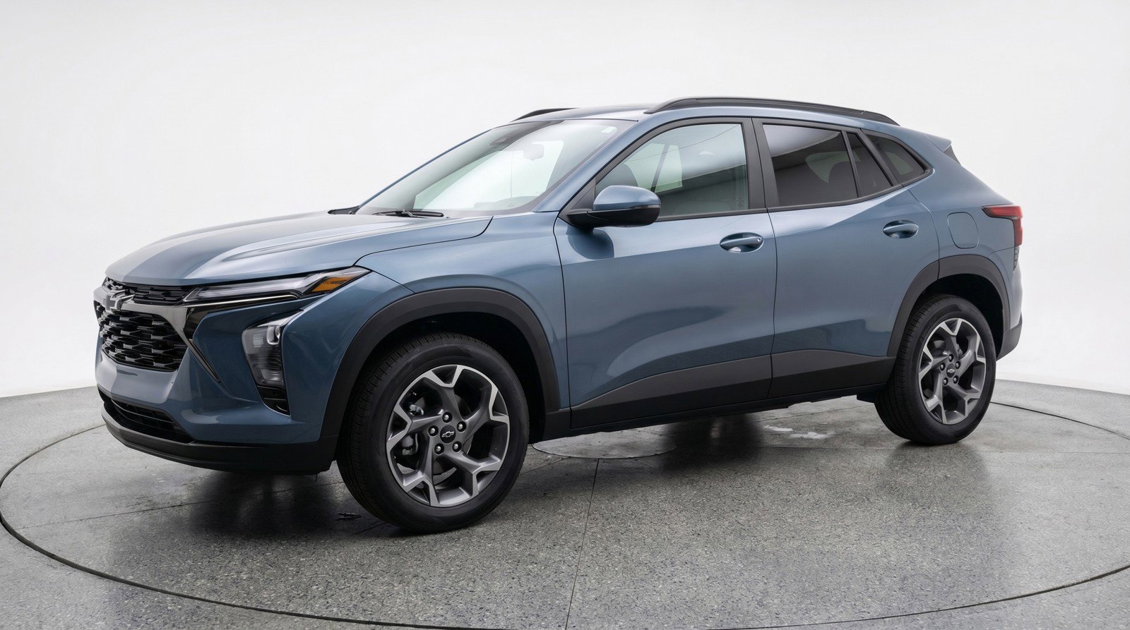 Used 2025 Chevrolet Trax LT w/ LT Convenience Package FWD image 3