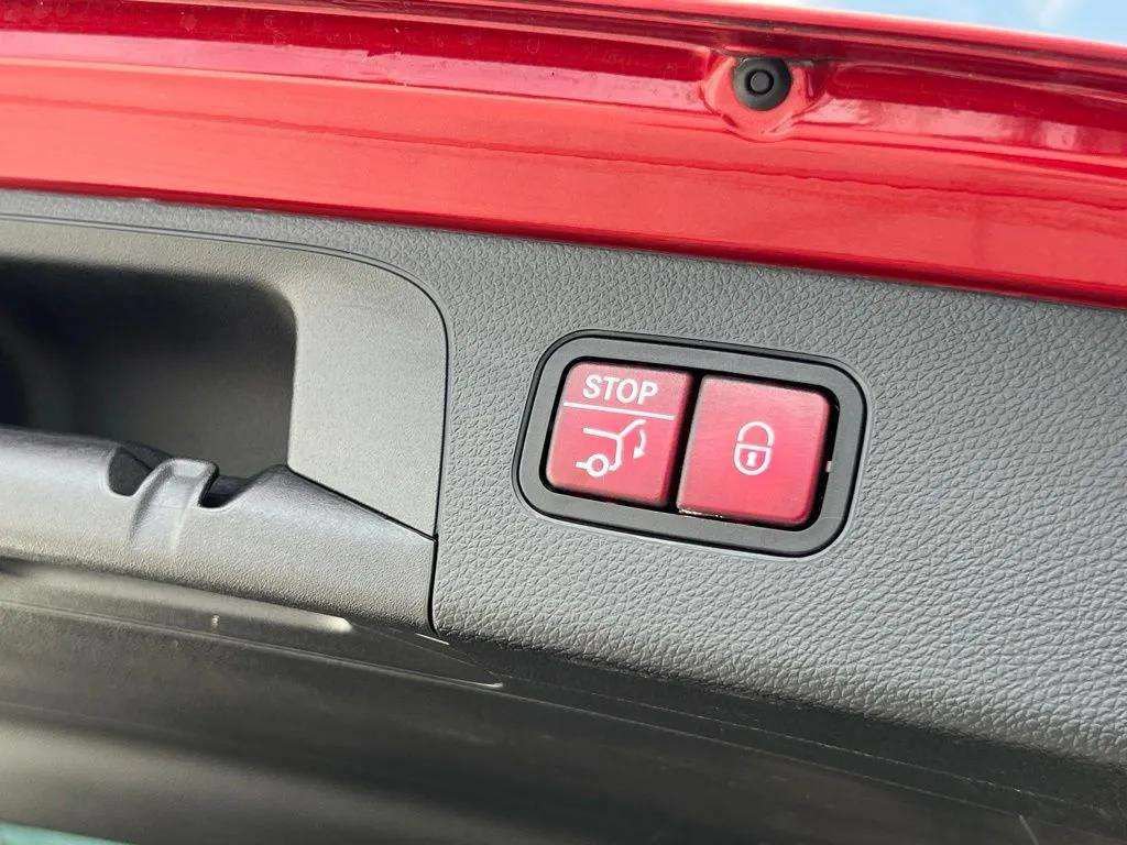 Used 2020 Mercedes-Benz GLC 63 AMG 4MATIC image 14