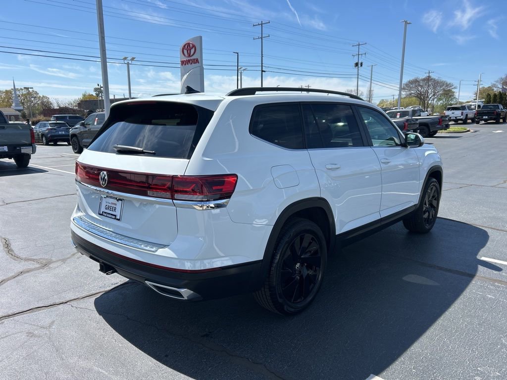 Used 2025 Volkswagen Atlas SE image 19