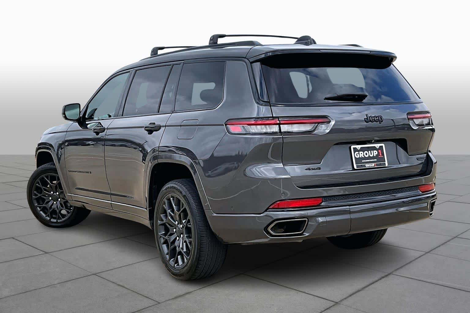Used 2023 Jeep Grand Cherokee L Summit w/ High Altitude Package image 12
