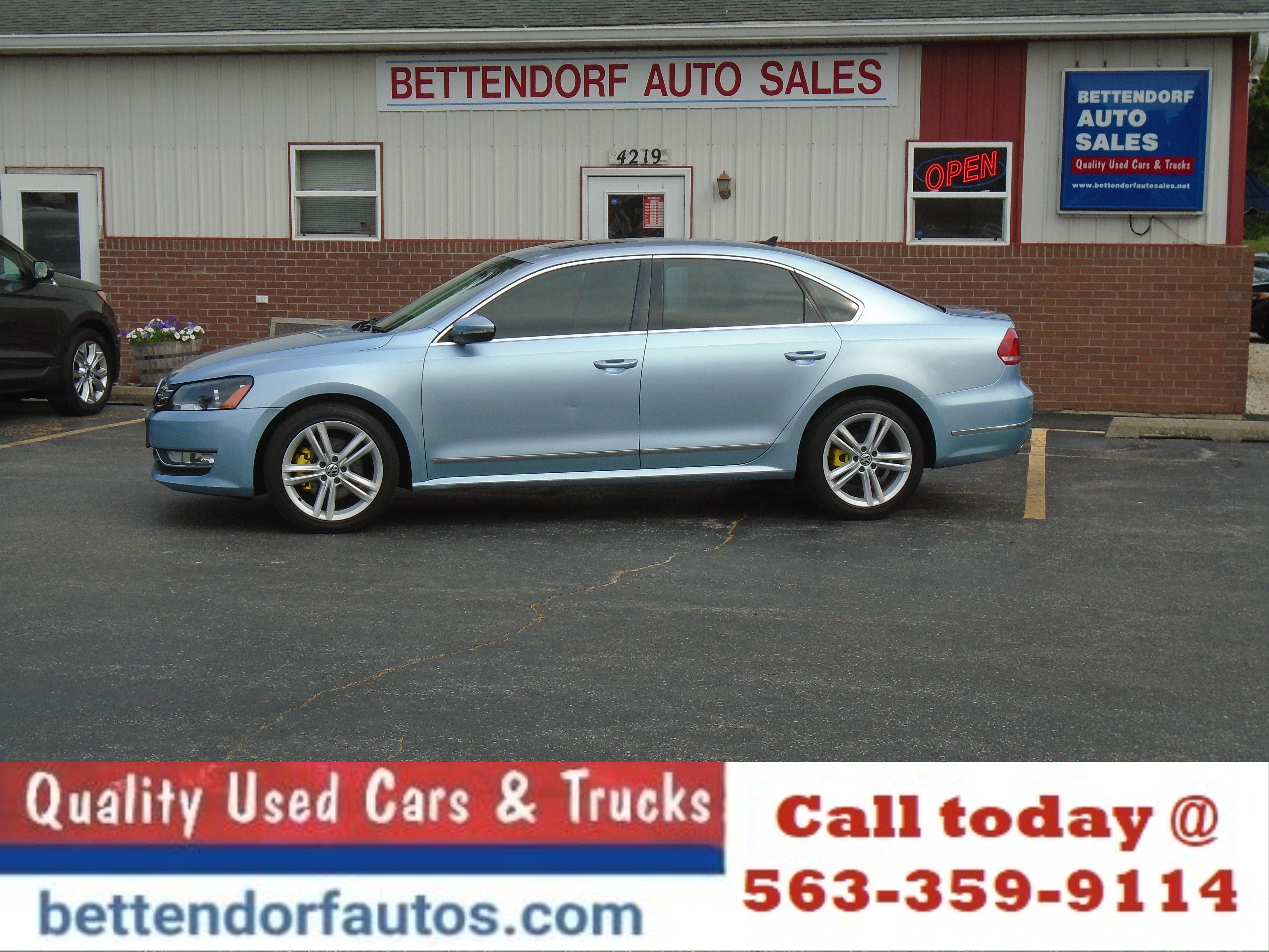 Used 2012 Volkswagen Passat TDI SEL Premium FWD image 2