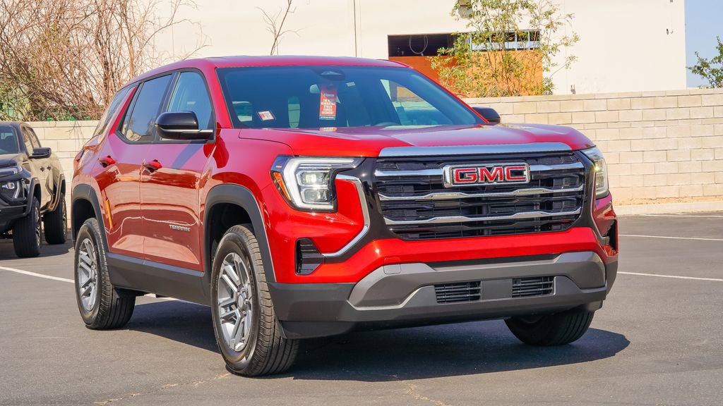 Used 2026 GMC Terrain Elevation image 7