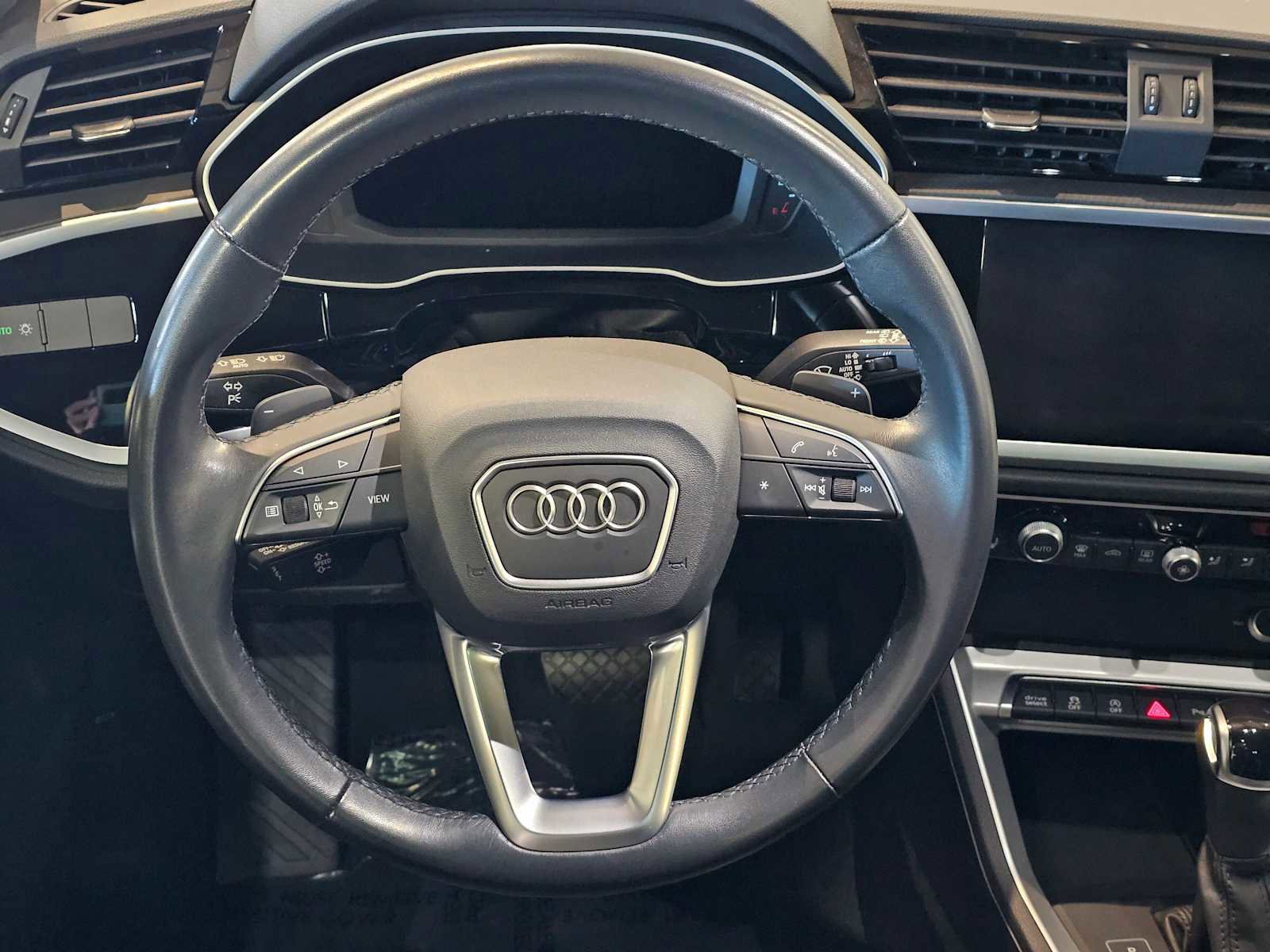 Used 2022 Audi Q3 2.0T Premium w/ Convenience Package image 21