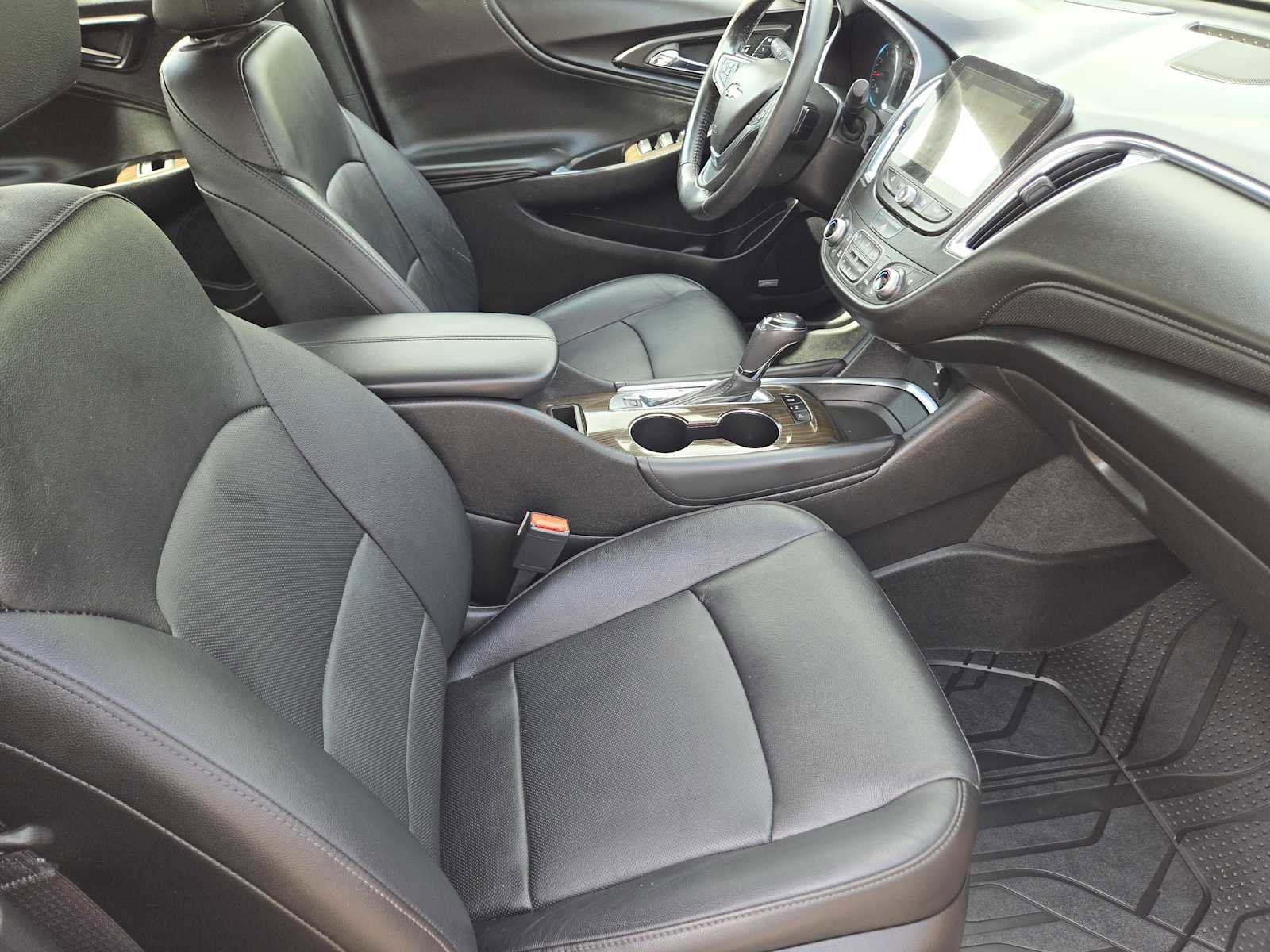 Used 2018 Chevrolet Malibu Premier w/ Premier Sun and Wheel Package image 14