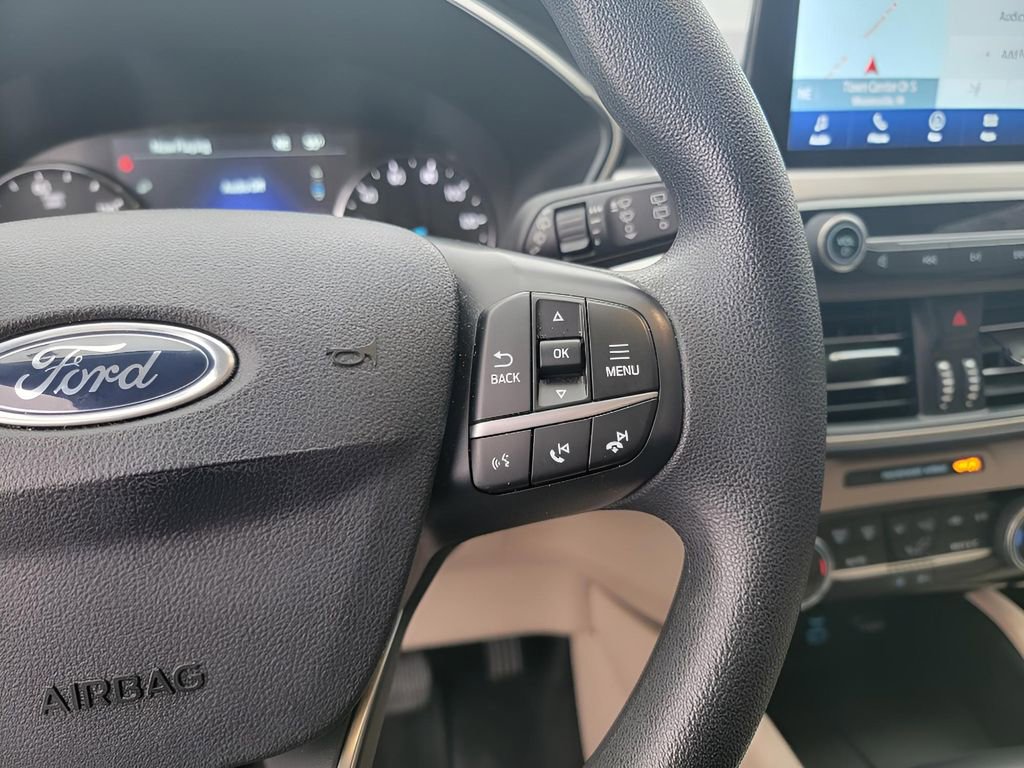 Used 2022 Ford Escape SE image 17