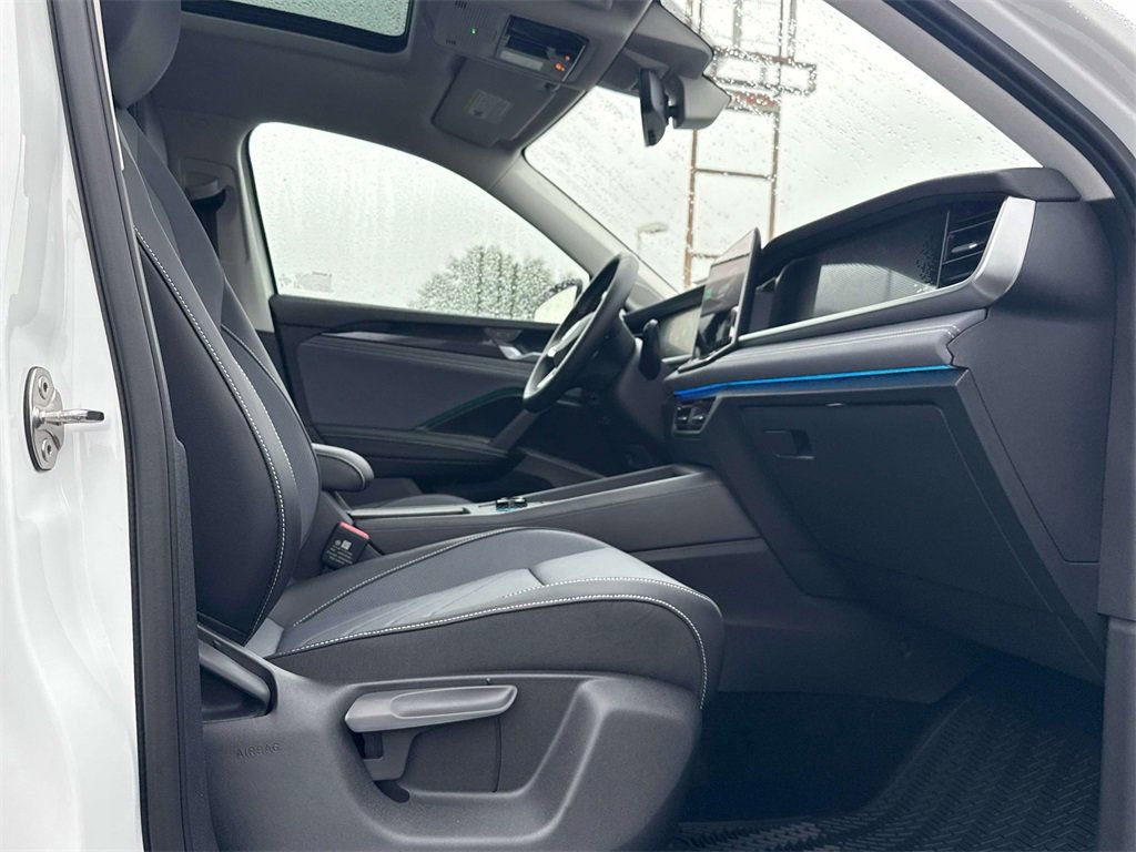 New 2026 Volkswagen Tiguan SE image 13