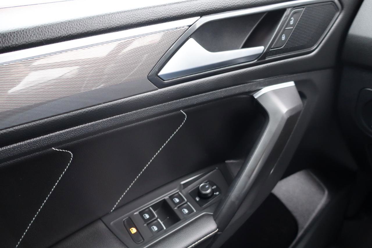 Used 2023 Volkswagen Tiguan SE R-Line image 20