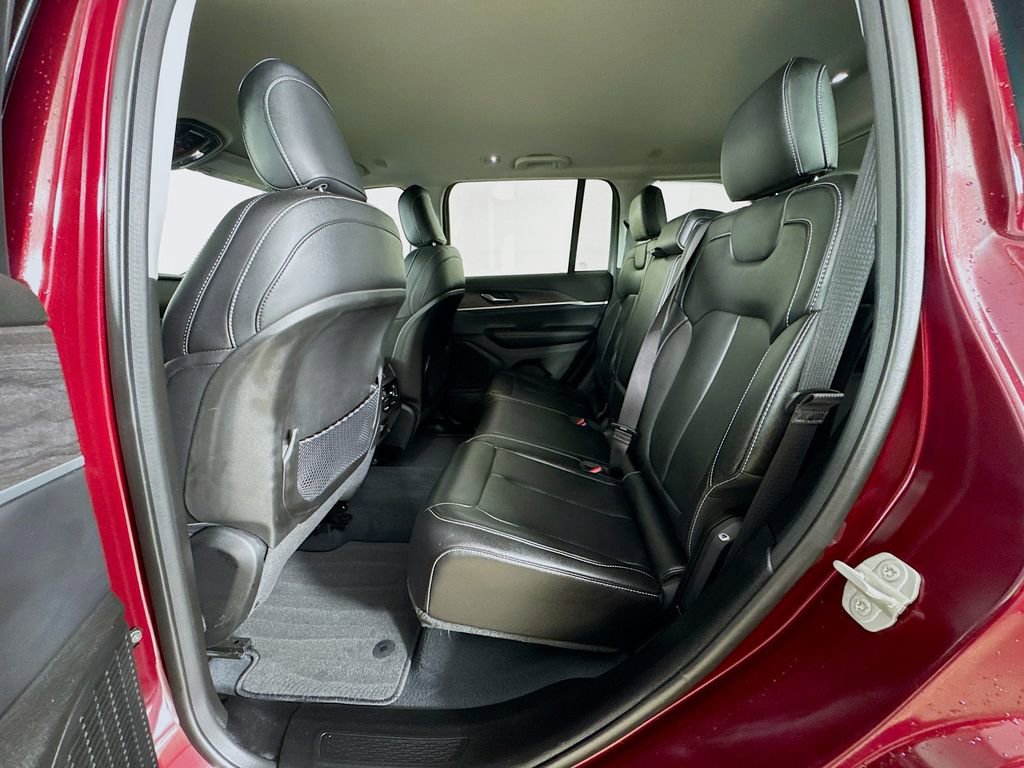 Certified 2023 Jeep Grand Cherokee Limited w/ Trailer Tow Prep Group (B) image 23