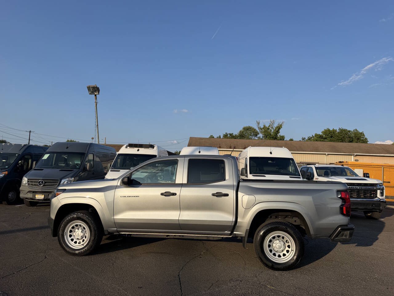 Used 2024 Chevrolet Colorado W/T RWD image 3