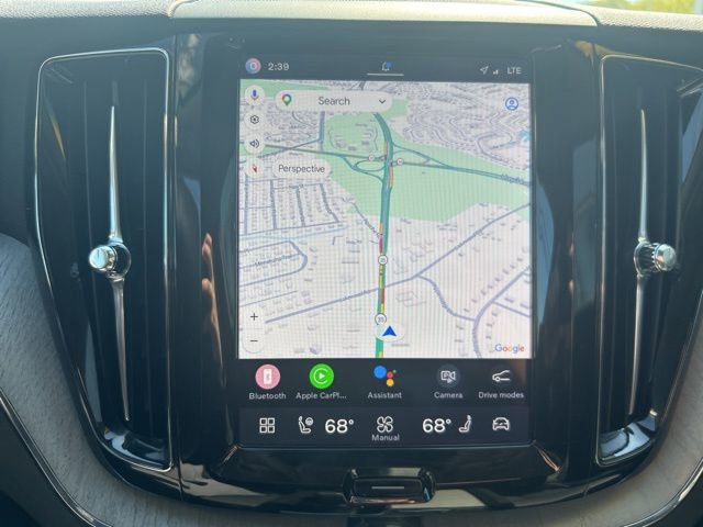 Certified 2025 Volvo XC60 B5 Plus AWD/4WD image 22