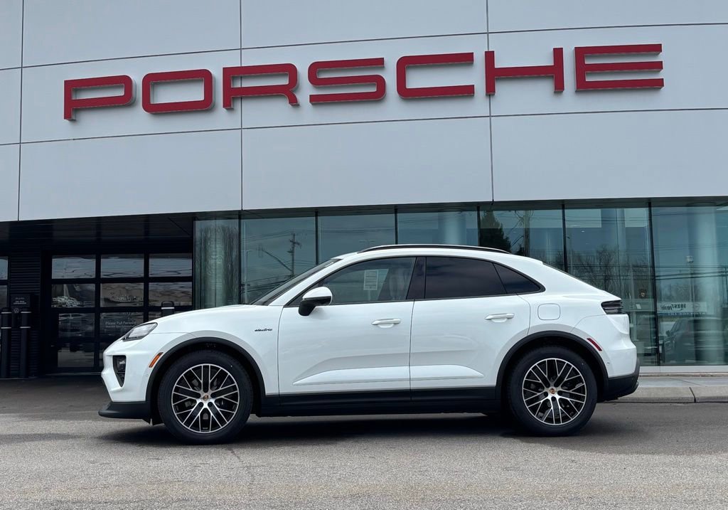 New 2026 Porsche Macan 4 Electric AWD/4WD image 2