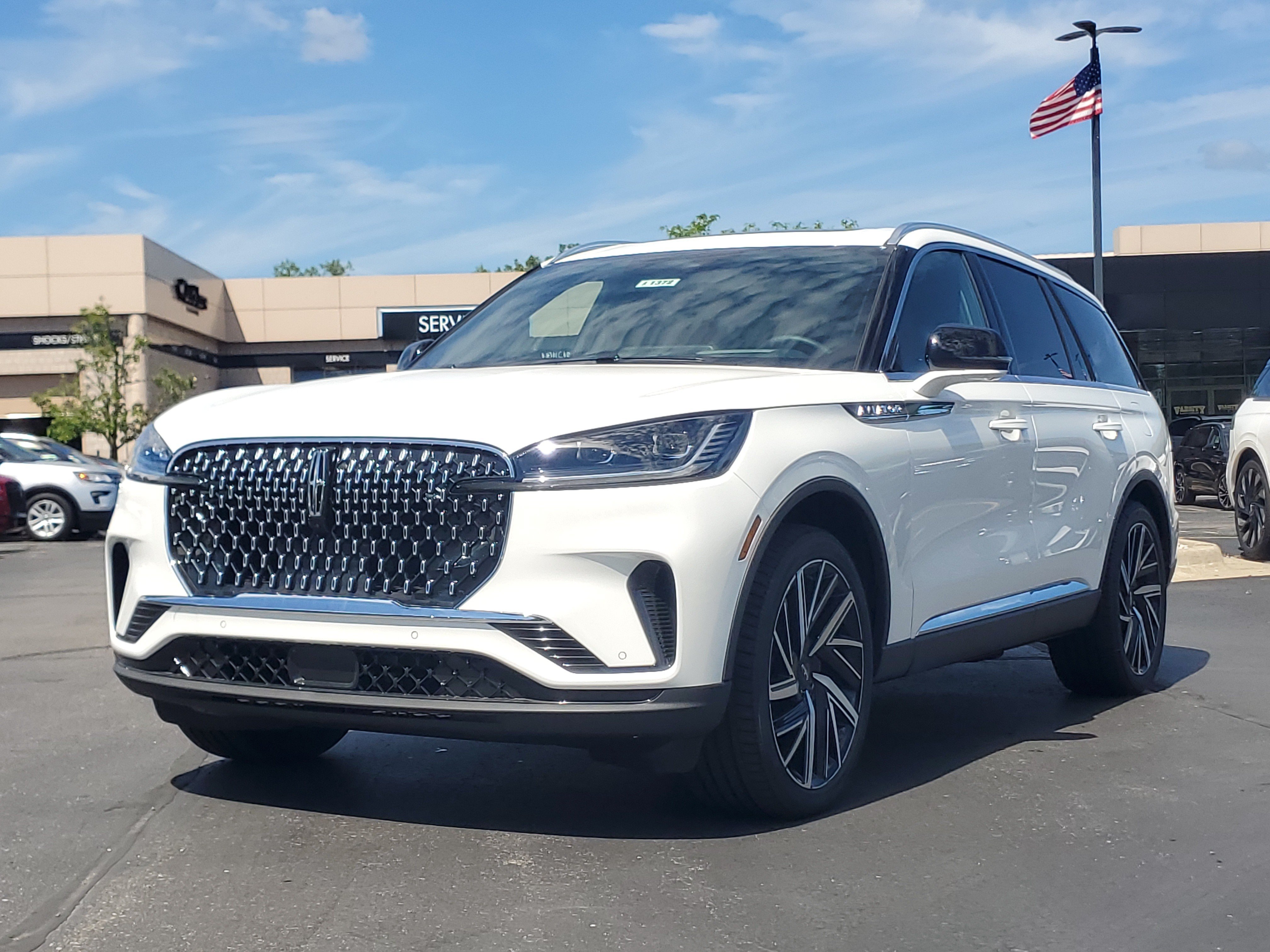New 2026 Lincoln Aviator Reserve AWD/4WD image 2