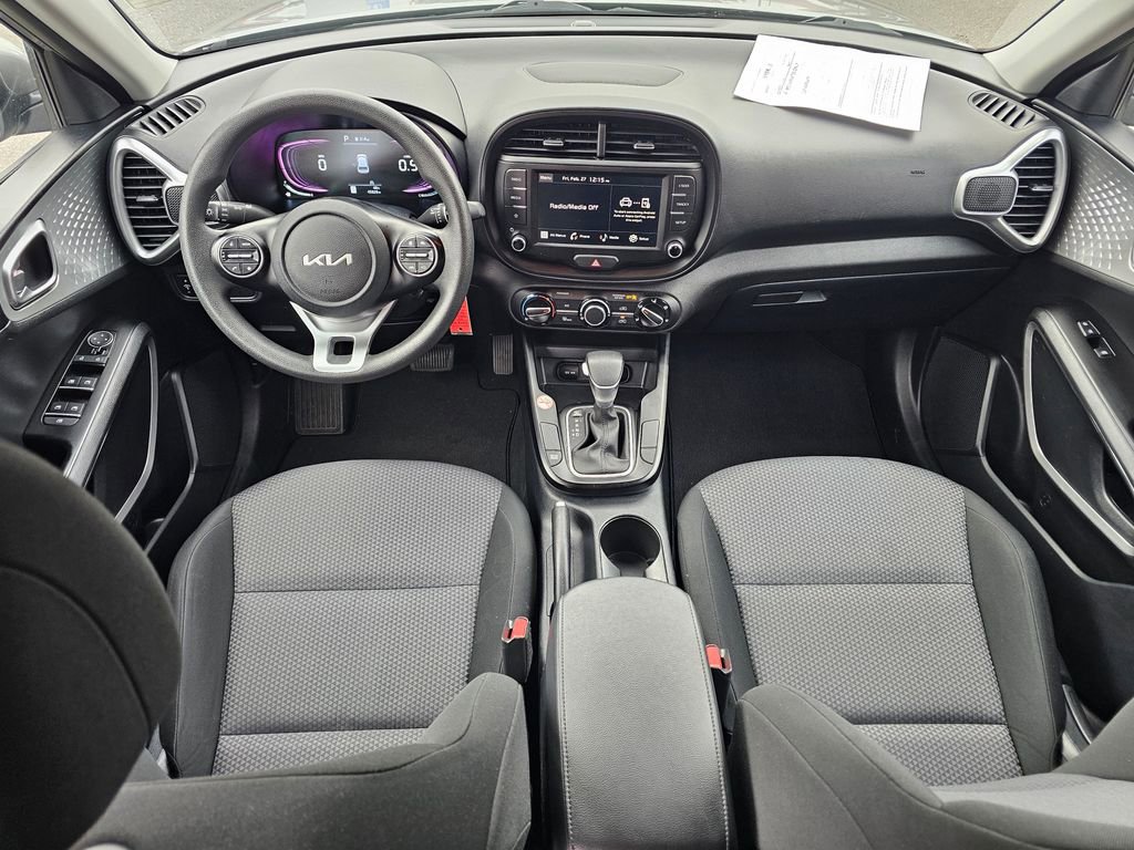 Used 2024 Kia Soul LX w/ Option Group 015 FWD image 15