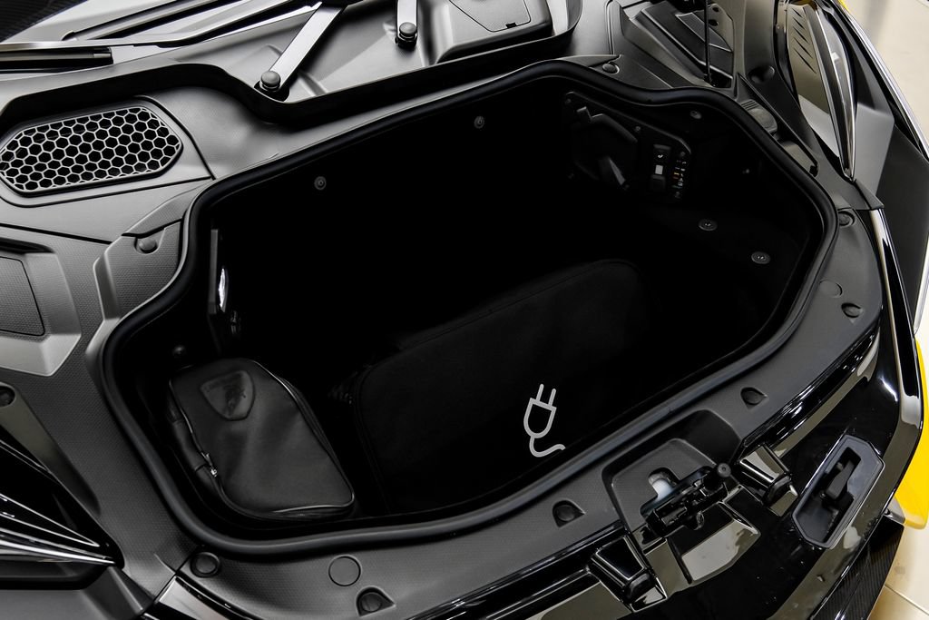 Used 2025 Lamborghini Revuelto AWD/4WD image 59