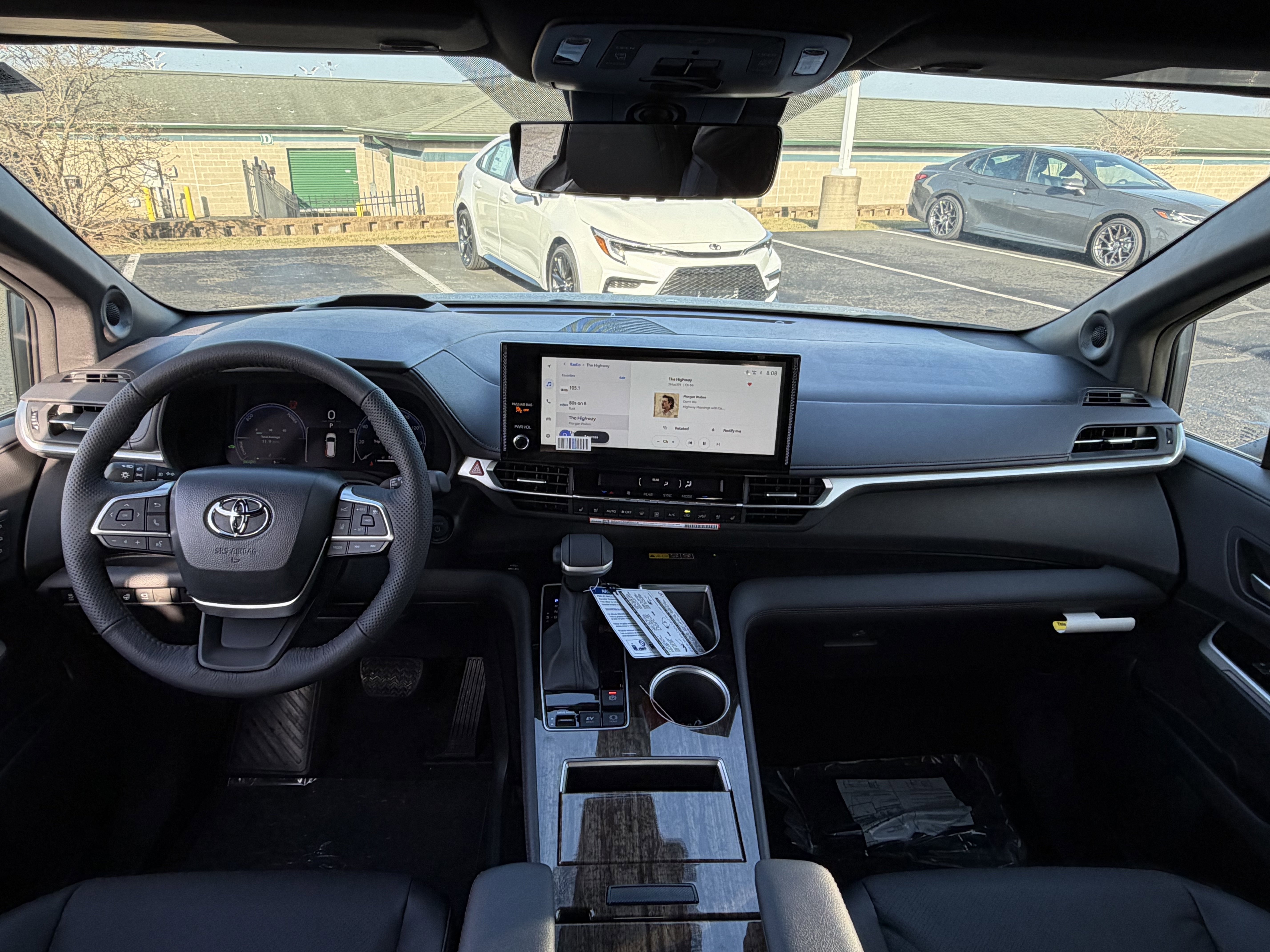 Used 2026 Toyota Sienna Platinum image 13