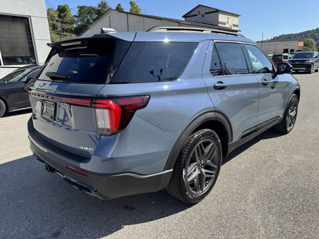 New 2026 Ford Explorer ST-Line w/ ST-Line Street Pack image 9
