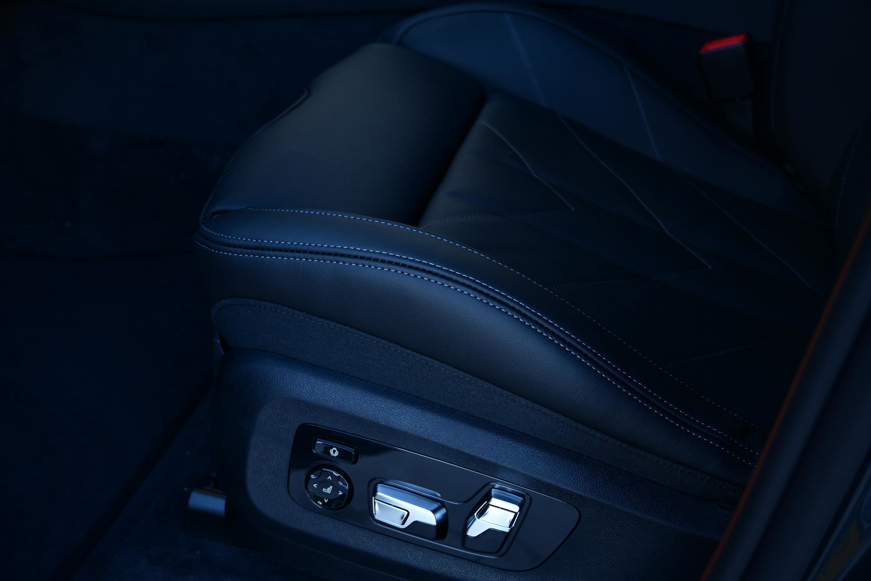 New 2026 BMW XM Label Red image 32