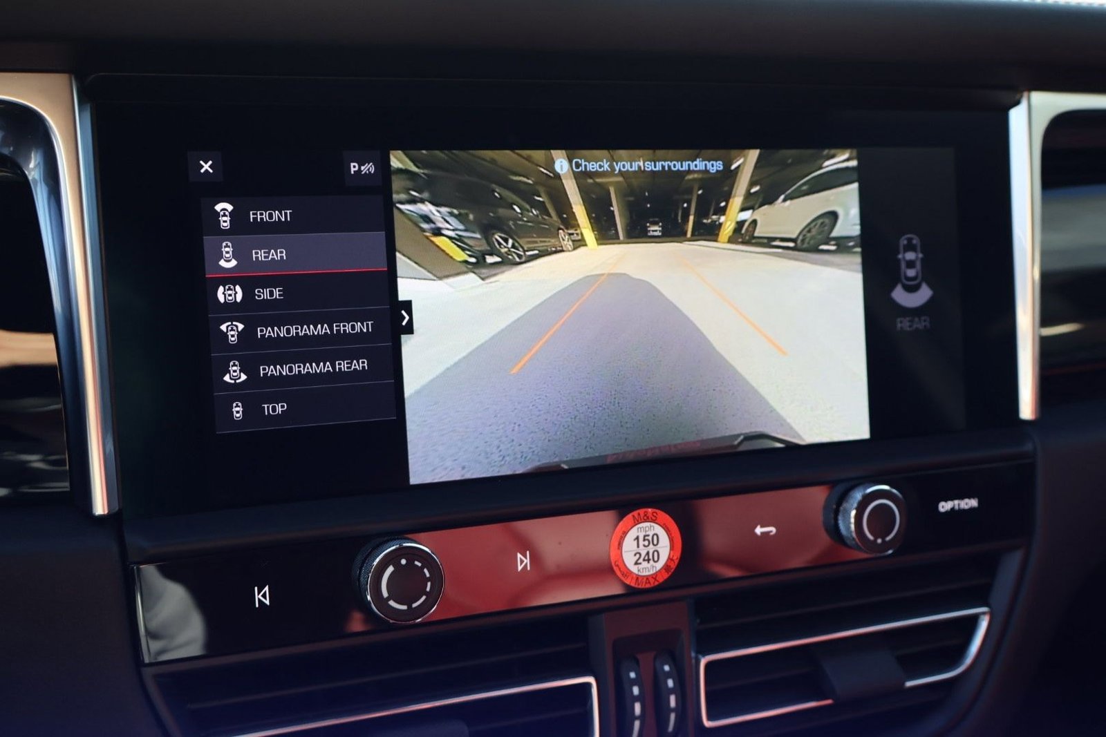 Certified 2025 Porsche Macan image 19