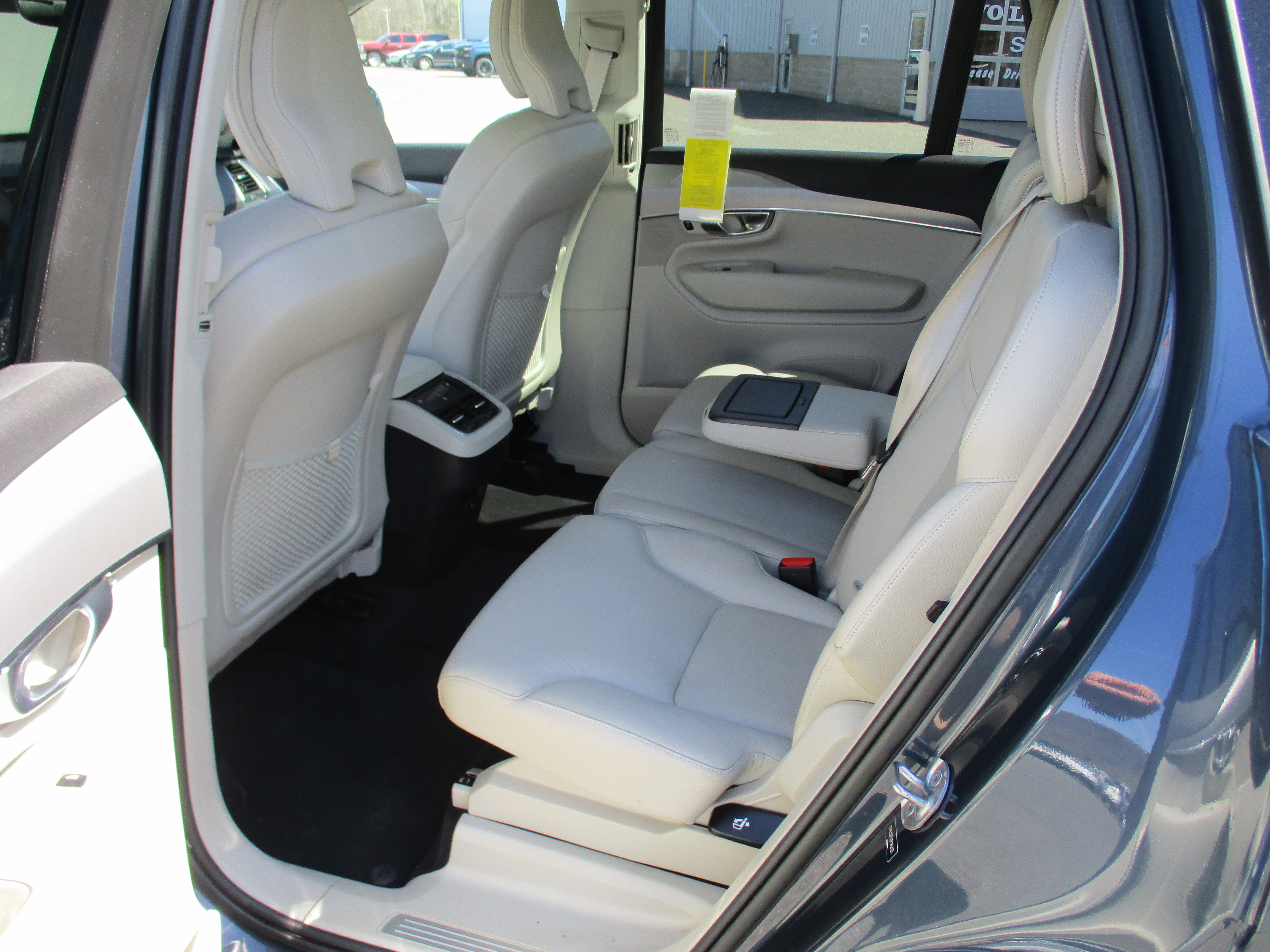 Certified 2023 Volvo XC90 B5 Core w/ Climate Package AWD/4WD image 13