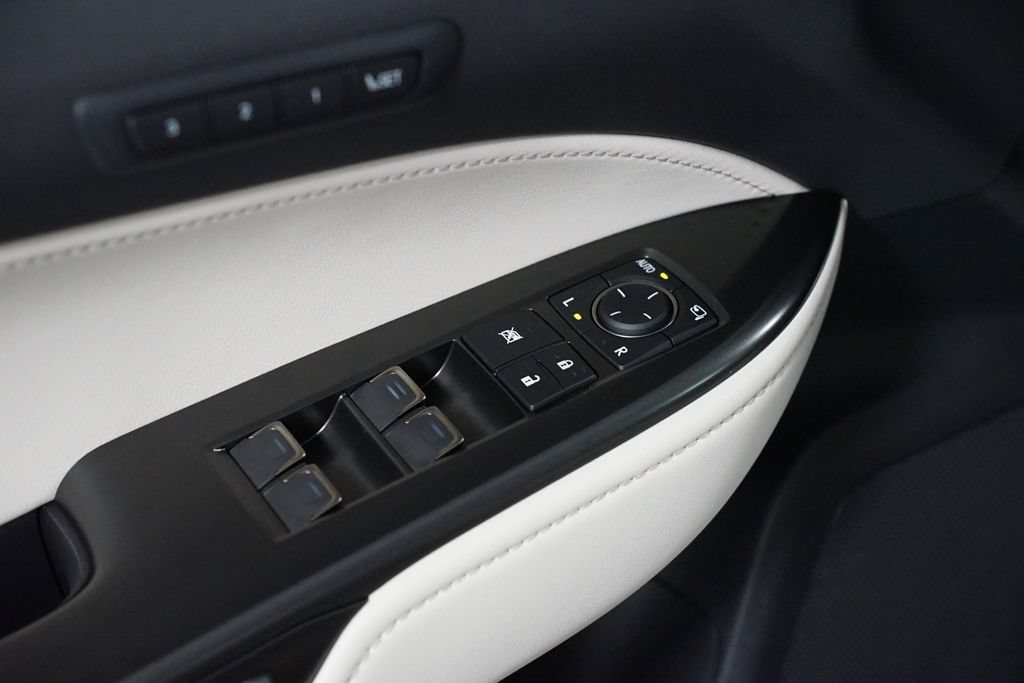 Used 2025 Lexus NX 450h+ AWD w/ Accessory Package (2T) image 31
