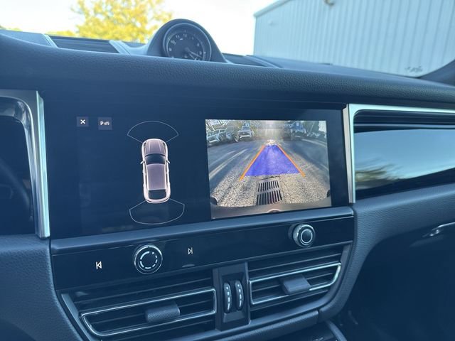 Used 2022 Porsche Macan AWD/4WD image 22