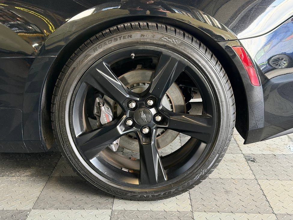Used 2018 Chevrolet Camaro SS RWD image 30