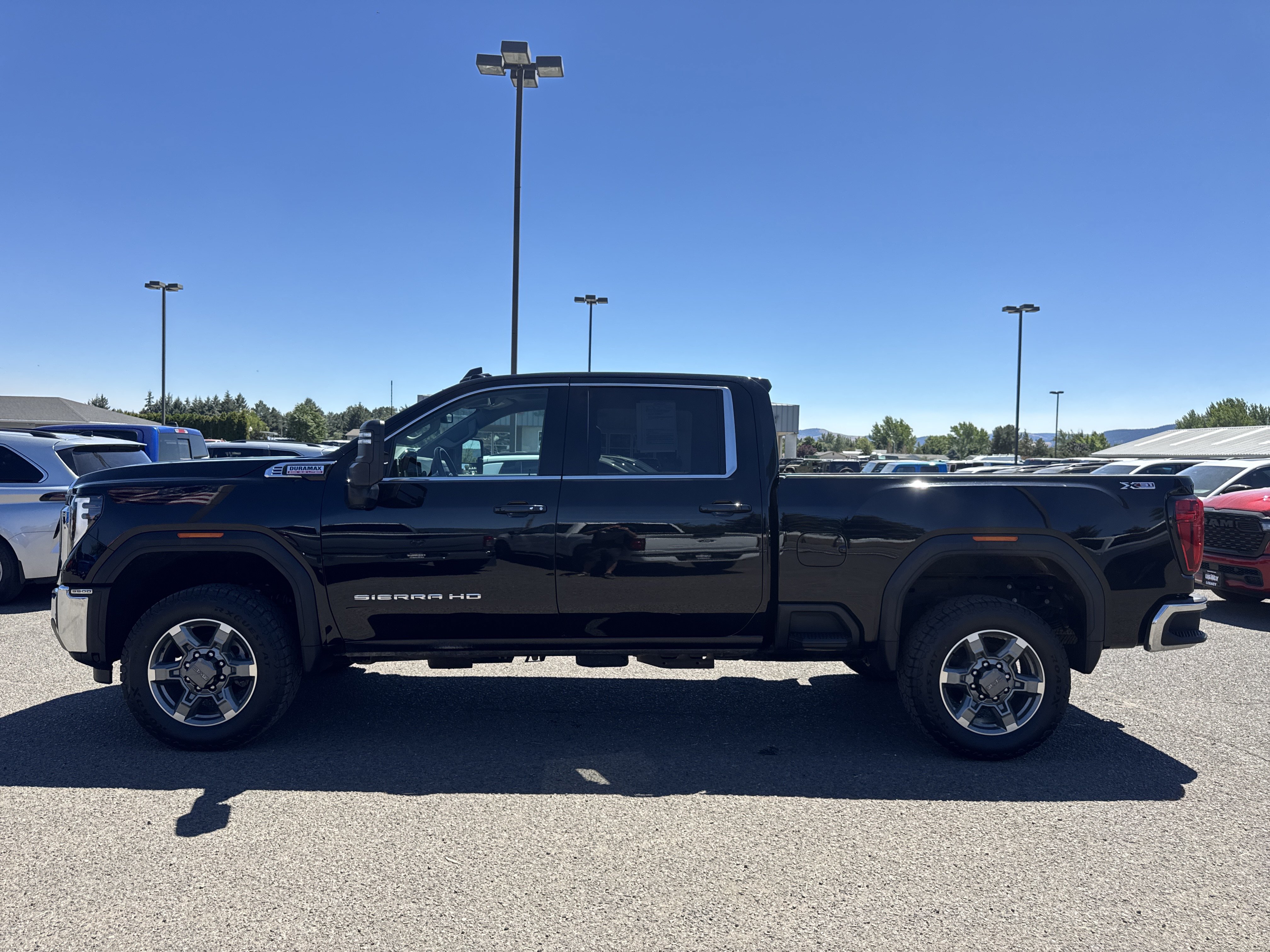 Used 2025 GMC Sierra 3500 SLE AWD/4WD image 7