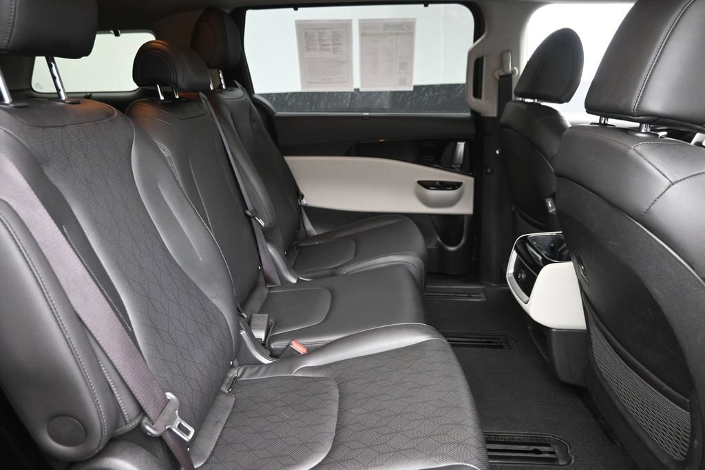Used 2022 Kia Carnival EX FWD image 10