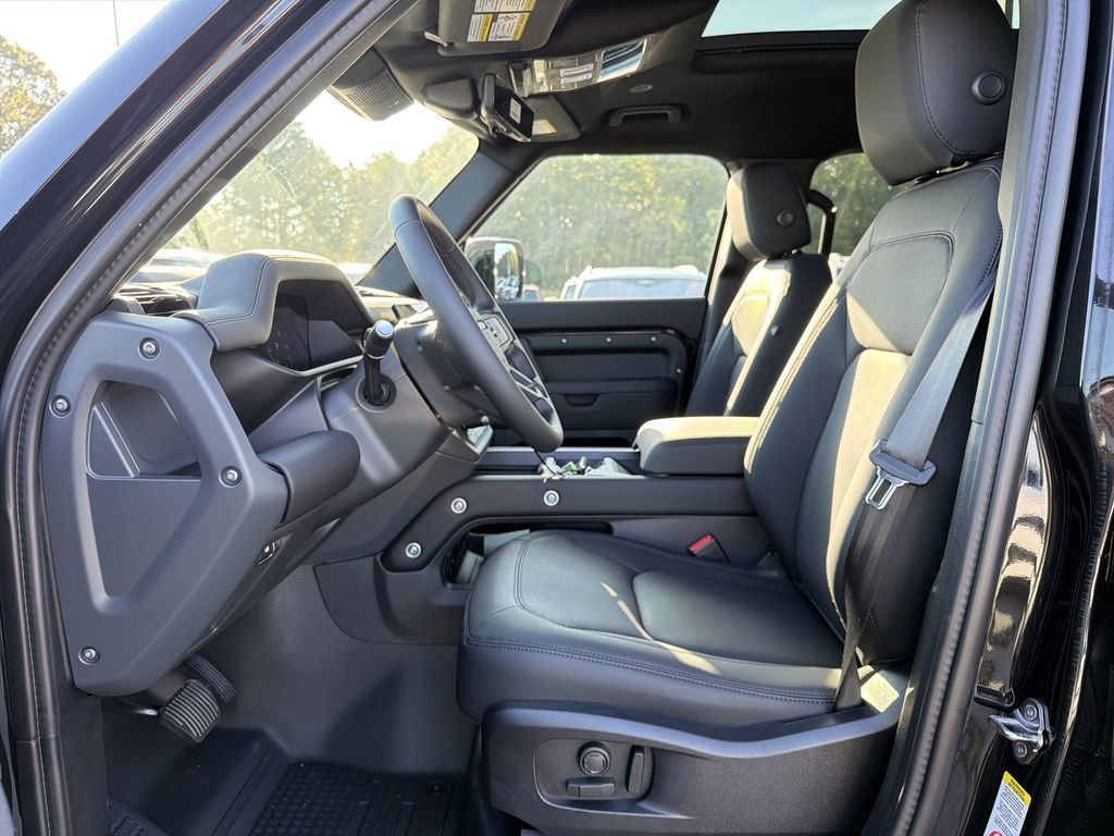 New 2026 Land Rover Defender 110 X-Dynamic SE AWD/4WD image 3