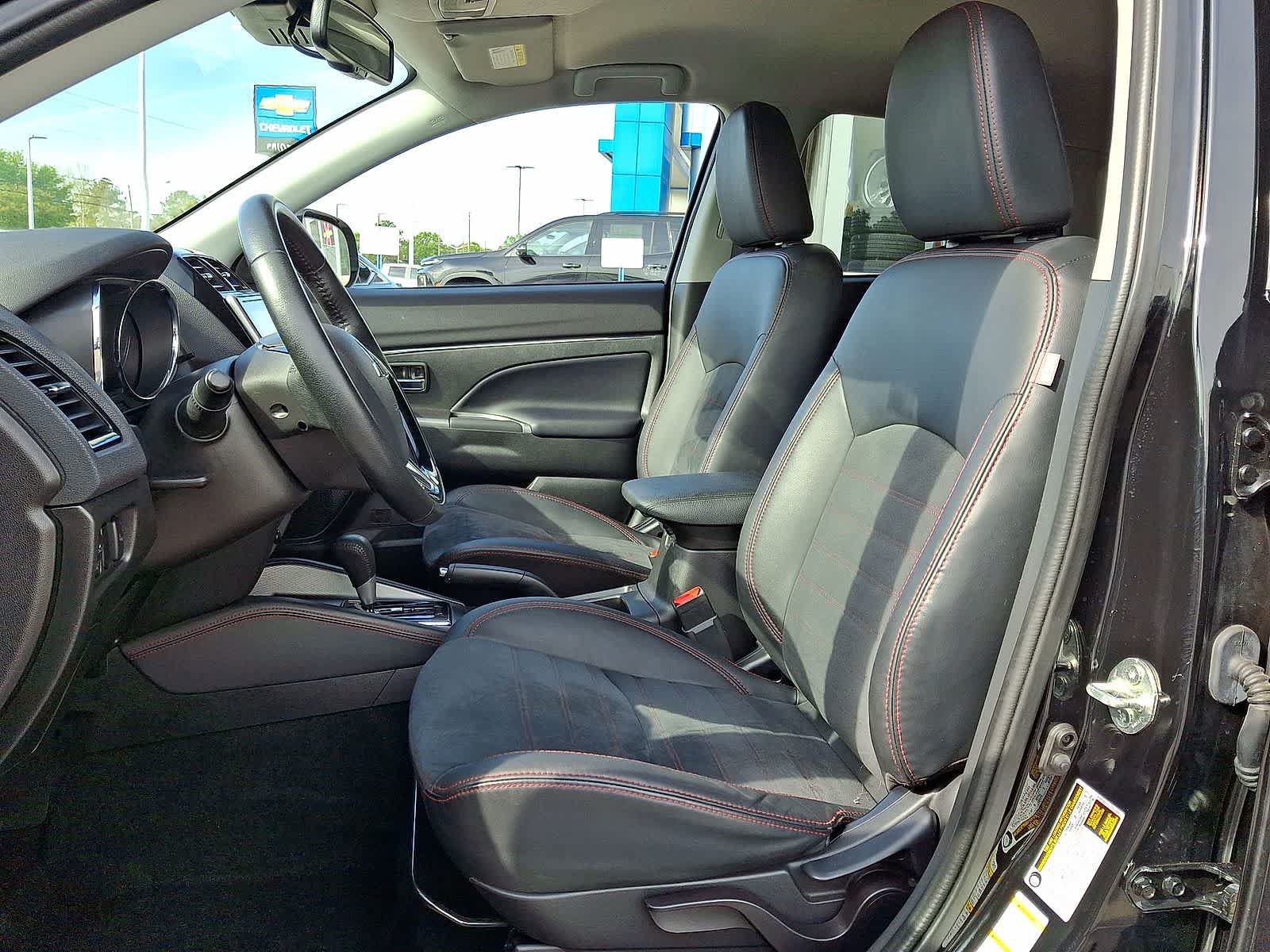 Used 2023 Mitsubishi Outlander Sport SE AWD/4WD image 24