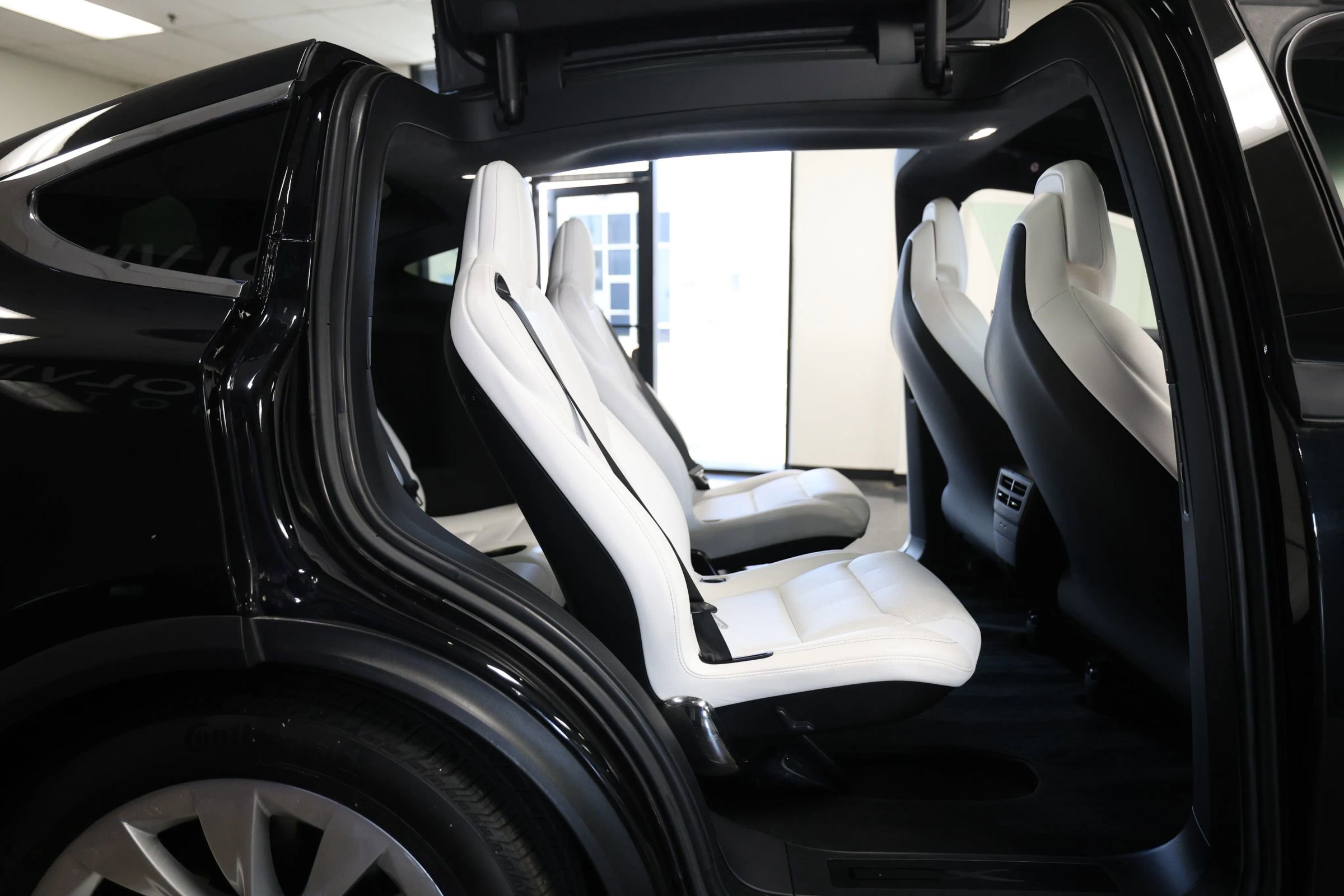 Used 2018 Tesla Model X P100D image 37