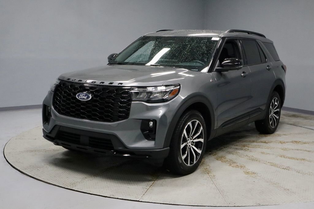 Used 2025 Ford Explorer ST-Line image 6