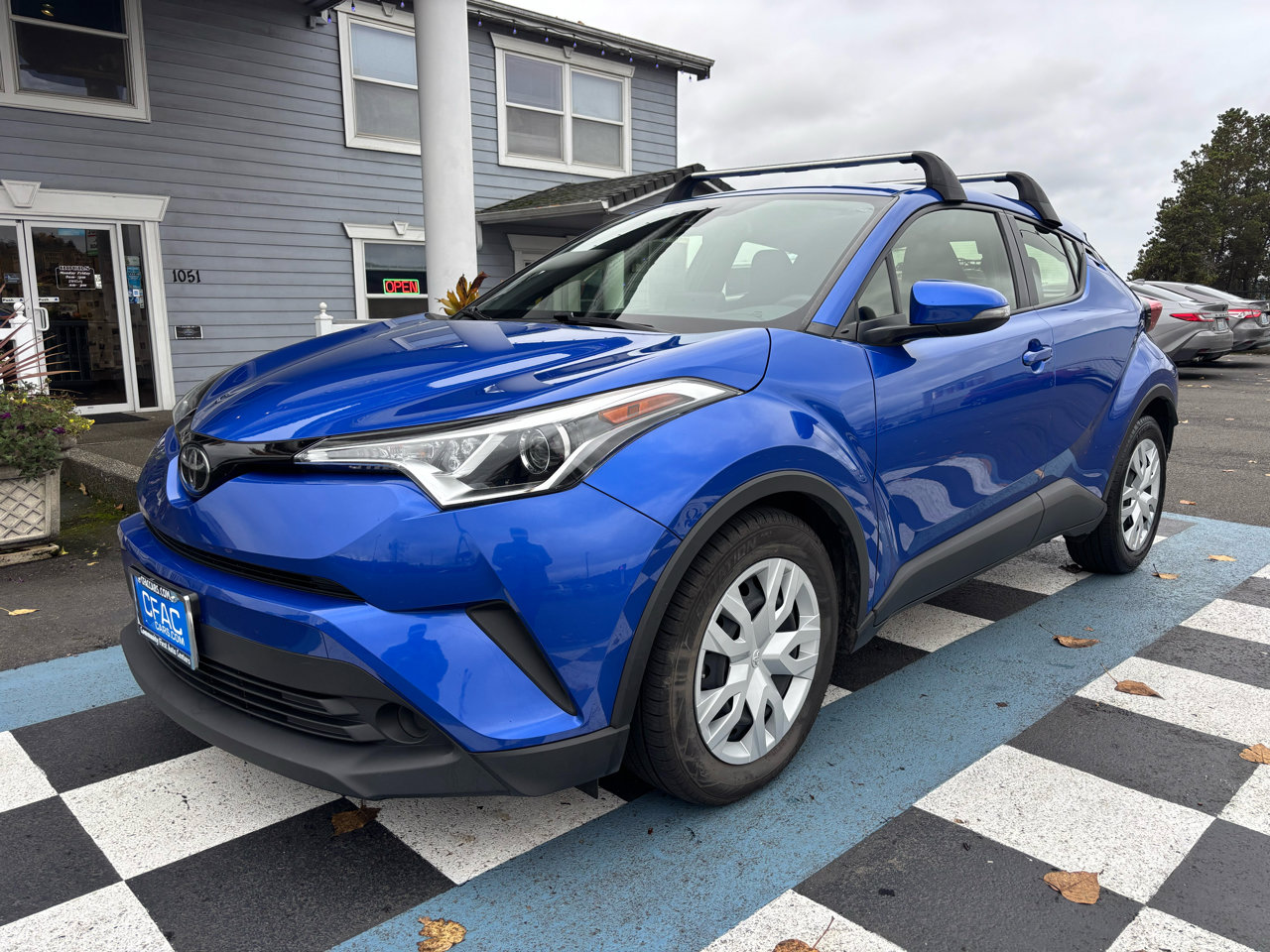 Used 2019 Toyota C-HR LE image 2