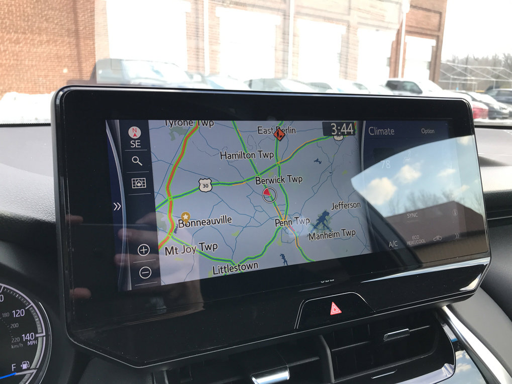 Used 2022 Toyota Venza XLE image 21